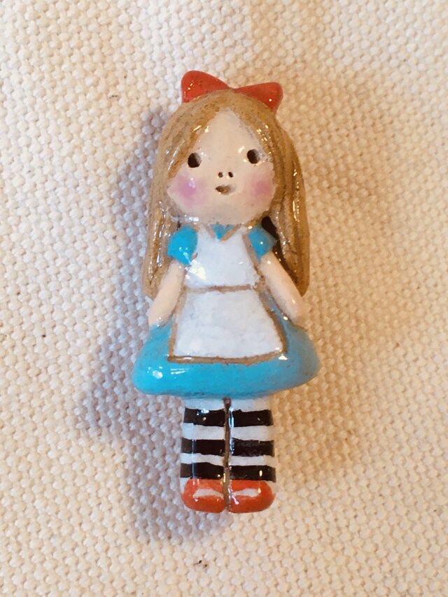 ブローチ【アリス】の画像1枚目