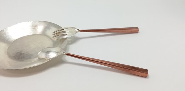 【化粧箱入り】銀&銅 接ぎ合わせのスプーンとフォークの画像1枚目