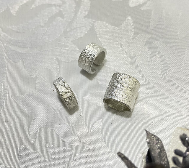 HOW TO 錫 イヤーカフ AQUA SILVER】ゆらぎイヤーカフ
