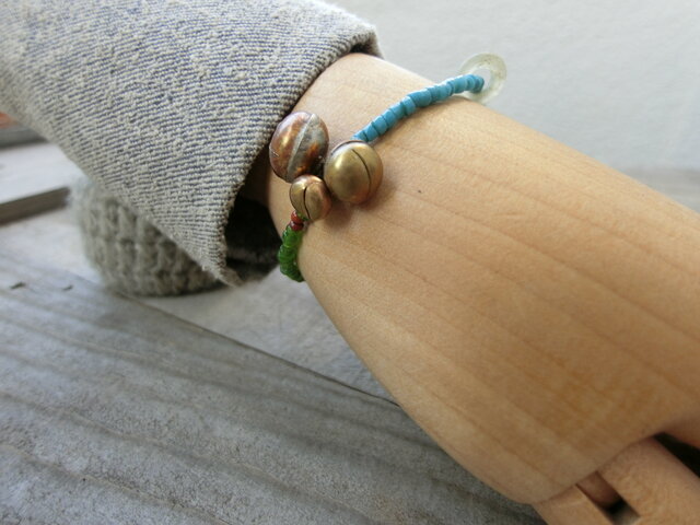 古のブレス@3種オールドビーズ＋チェンマイ鈴とかトレードビーズとか
