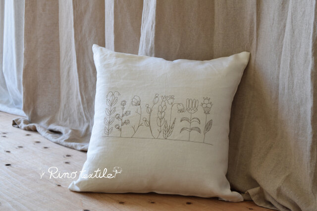 リネンクッション オリジナル刺繍入り | iichi 日々の暮らしを心地よく