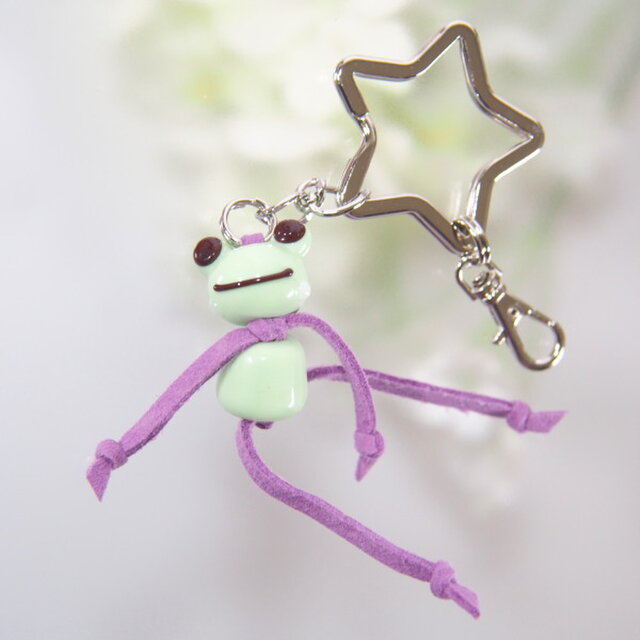 かえるのキーホルダー　ミルキーグリーン