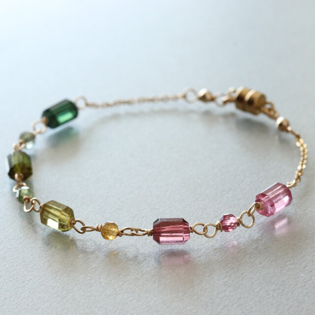 窓辺のうたた寝 〜カラフルな光に包まれて【14KGF】高品質トルマリン ブレスレット【10月誕生石】