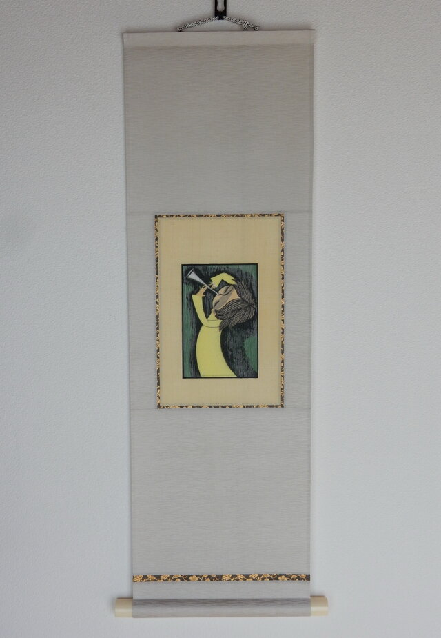 モダン掛け軸　「ラッパを吹く少年」