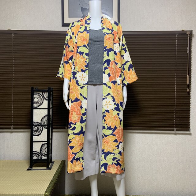 春から羽織れる着物から作ったローブ 春告げ鳥の画像1枚目