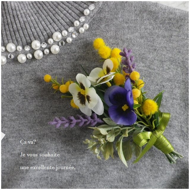 ミモザやパンジーの春の彩りコサージュ♪