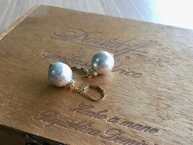 Vintage paper pearl フレンチフックピアス <a020-ear> | iichi