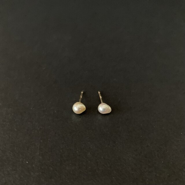 10k あこやケシパールのスタッドピアスの画像1枚目