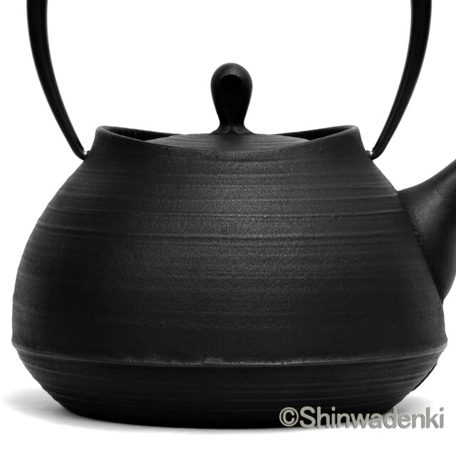 南部鉄器 鉄瓶 刷毛目（黒仕上げ） 1L 内面素焼き・酸化被膜仕上 直火
