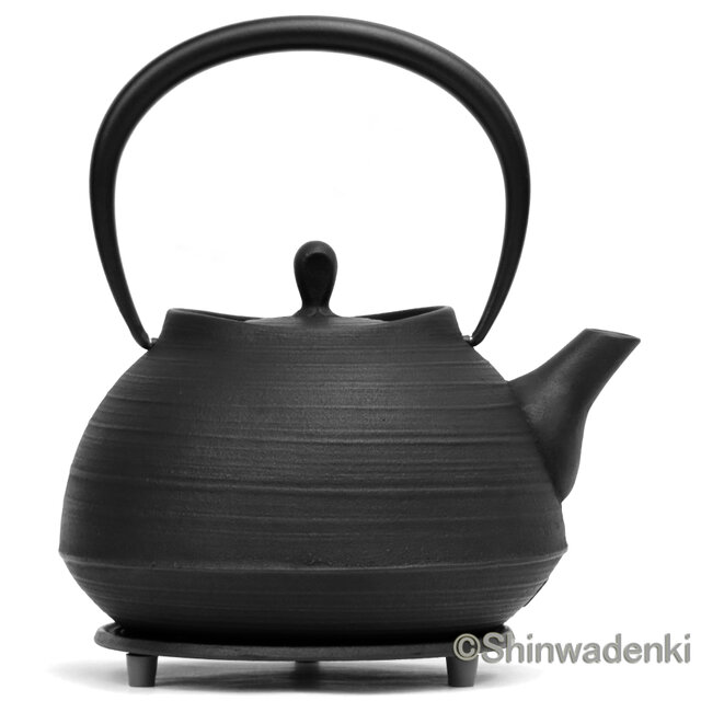 南部鉄器 鉄瓶 刷毛目（黒仕上げ）1.3L 内面素焼き・酸化被膜仕上 ガス