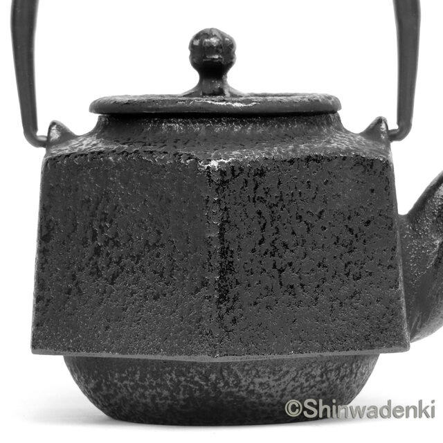 お取り寄せ】南部鉄器 ティーポット 急須 六角利久（黒）0.5L 日本製