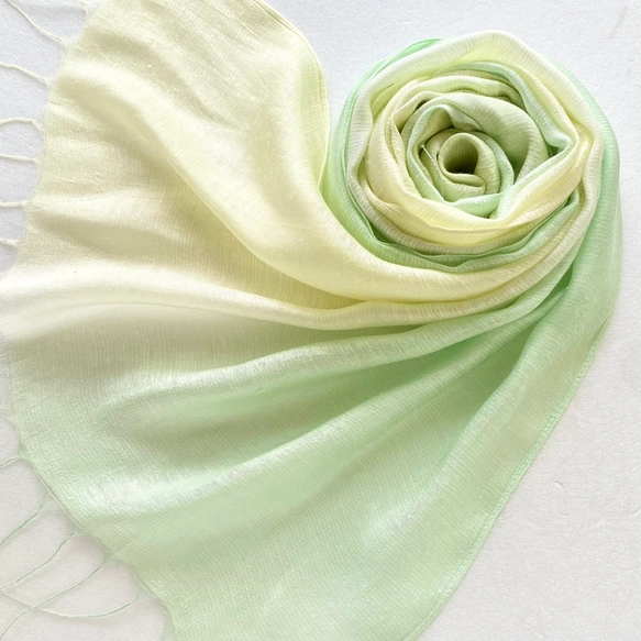 艶さらシルク＊薄萌黄×蜂蜜色＊手染めのレーヨンシルクストール