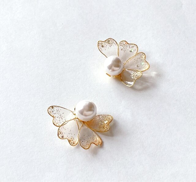繊細なワイヤー花びら大粒パールの花ピアス イヤリング Iichi ハンドメイド クラフト作品 手仕事品の通販