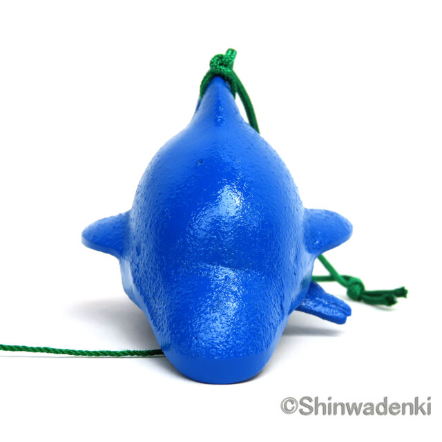 青い魚の形の陶器製風鈴 南部鉄器 泳ぐ魚風鈴 イルカ 親子 青 日本製 風鈴 南部鉄器の