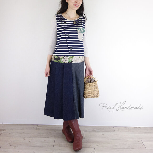 [予約販売] ボーダーとリネンフラワー斜めボタン切替プリーツワンピース