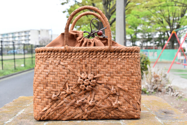 100 品質保証 小六角花束嵌入網代編み 片面 山葡萄籠バッグ 人気 巾着と中布付き バッグ Mwrqnvypg