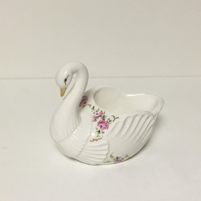 バラのスワンのスプーン立て