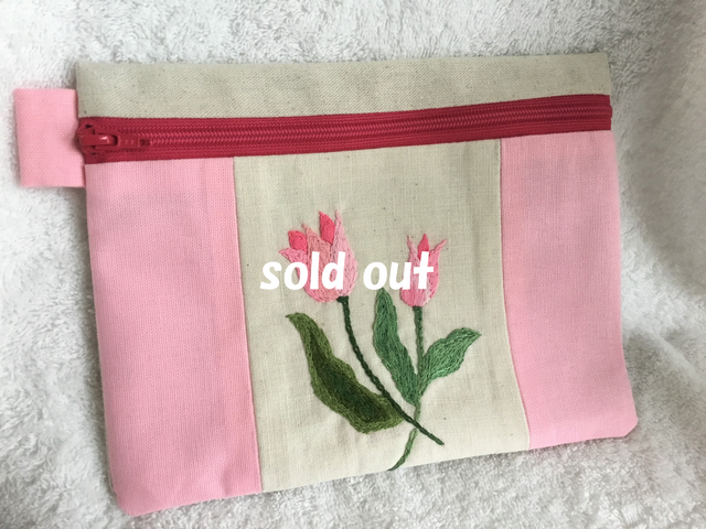 チューリップ刺繍のポーチ・ピンク | iichi 日々の暮らしを心地よく