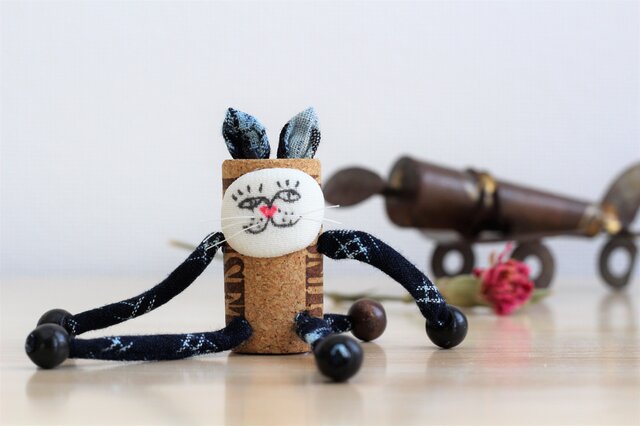 古布のコルク人形 ねこちゃんシリーズ A | iichi 日々の暮らしを