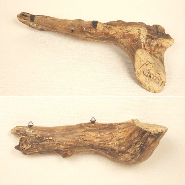 温泉流木】幹から枝にかけての一塊の流木で作製したウォールラック
