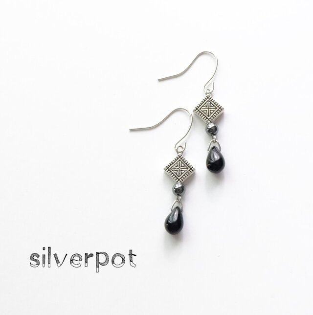 S37【血の巡り　天然石 ヘマタイト】大人シルバー＆ブラック かっこいい サージカルステンレスピアス（パーツ変更可能）