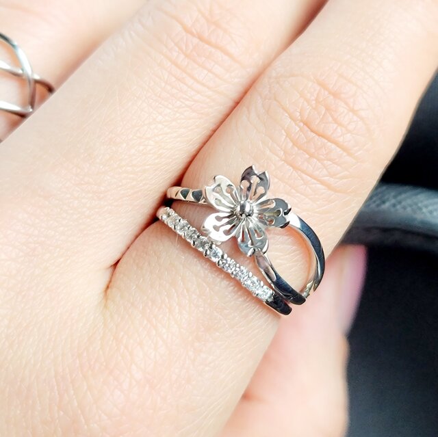 ❣️4℃ ❣️ 桜サクラ　彫ストーン付き　フラワーモチーフ シルバーリング11.5号 ❣️4℃ ❣️ 桜サクラ 彫ストーン付き フラワーモチーフ シルバー