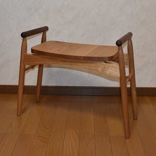玄関椅子 サポートスツール 胡桃 Iichi ハンドメイド クラフト作品 手仕事品の通販