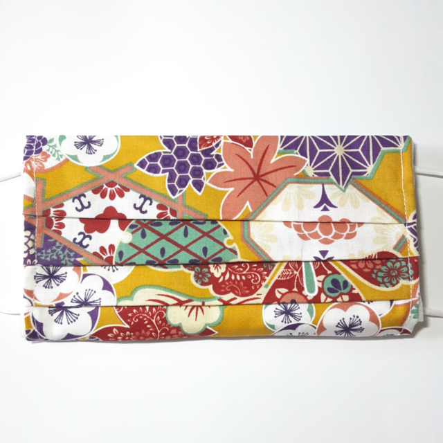 【マスクカバー】不織布マスク用　プリーツ型　大人用　和柄　黄色