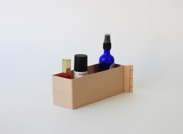 トジハコ(21×7×8):和綴 収納箱 文具収納 コスメ収納 小物入れ デスク収納 友禅紙 持ち運び 和雑貨 ステーショナリー の画像1枚目