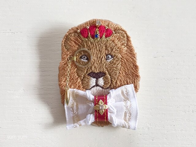 高貴な動物刺繍ブローチ5【ライオン】 | iichi 日々の暮らしを心地よく