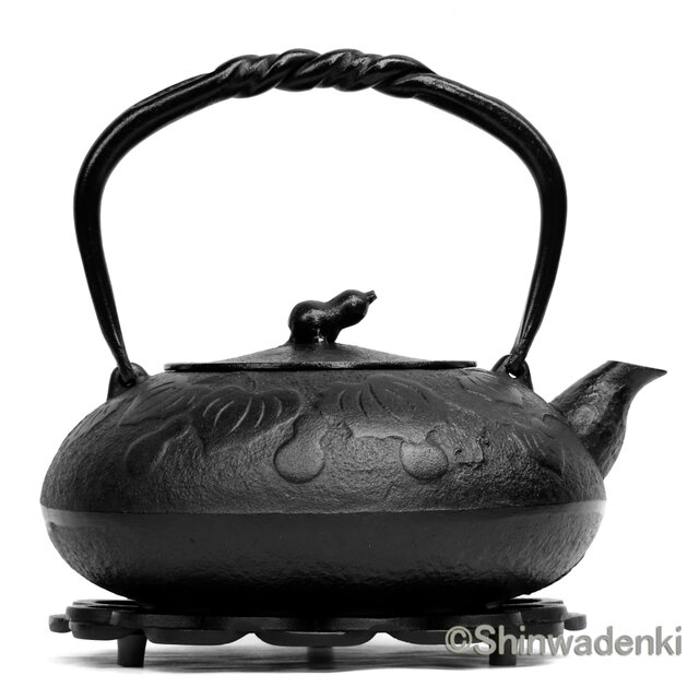 黒い鉄瓶 装飾的なデザイン お取り寄せ】南部鉄器 鉄瓶 瓢1.2L 内面素焼き・酸化被膜仕上 日本製