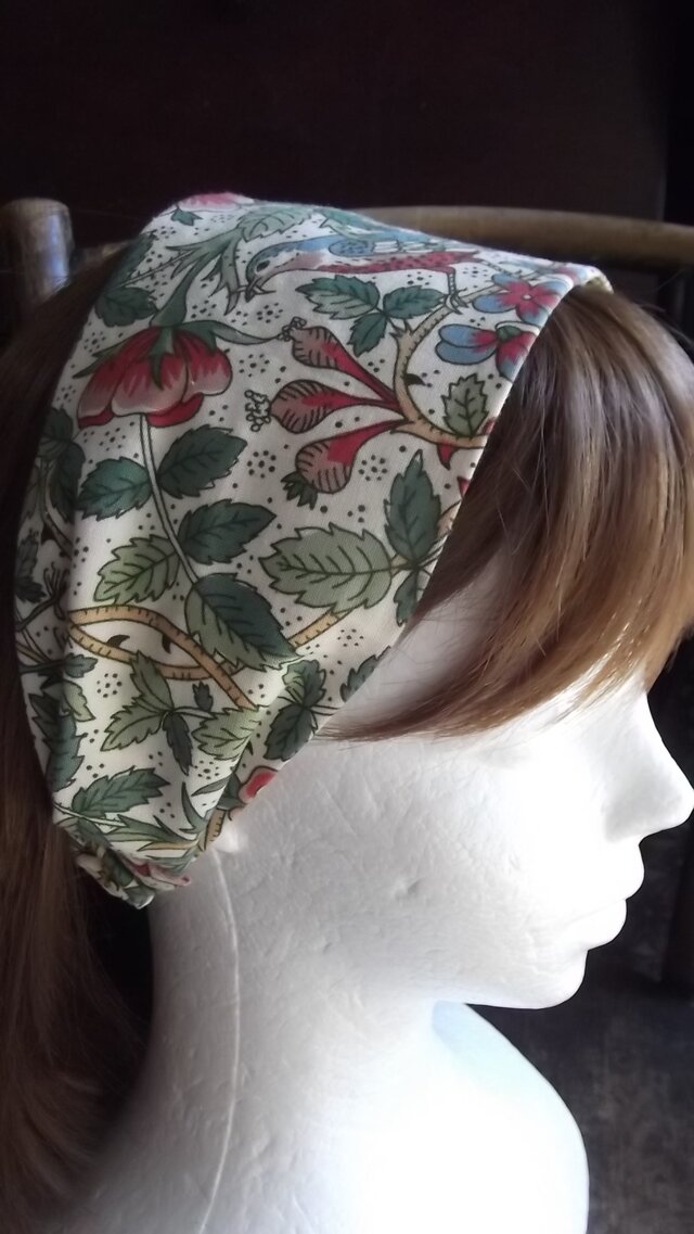 リバティのボタニカル柄のワイドヘアバンド