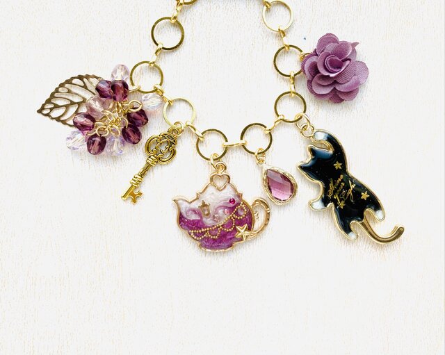 猫と紅茶のバッグチャーム（ﾐｽﾃﾘｱｽ） | iichi 日々の暮らしを心地よく