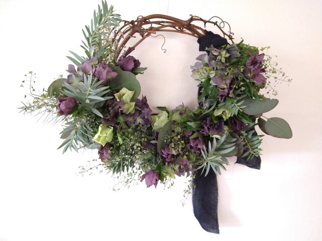 クリスマスローズと紫陽花のwreathの画像1枚目