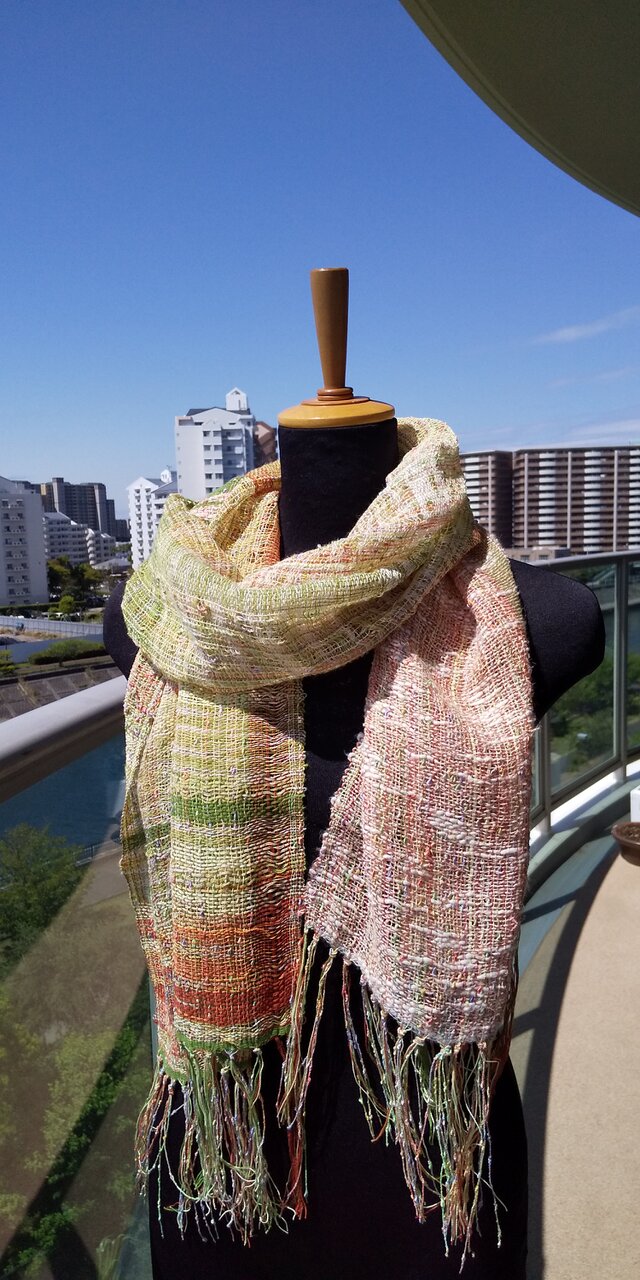 軽やかなスカーフ