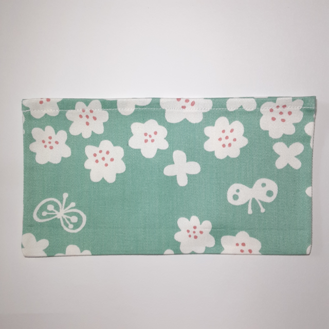 【マスクケース】プリーツ型マスク用　不織布マスク用　大人用　花柄　北欧柄　水色