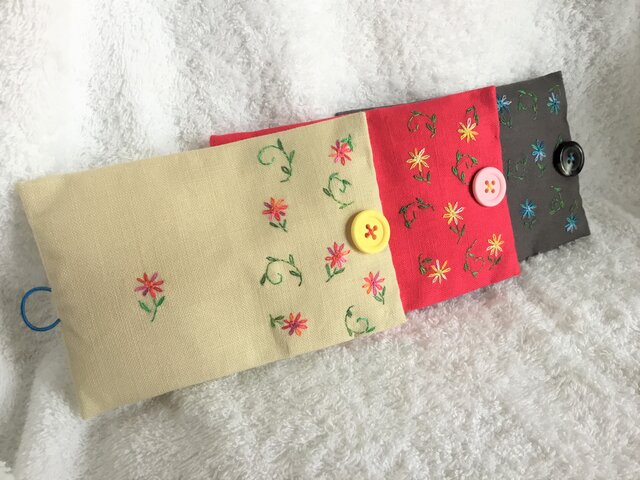 花刺繍のソーイングケース～小花とくるくる葉っぱ～ | iichi 日々の