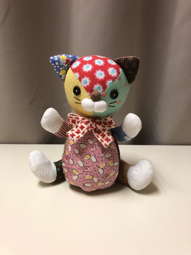 パッチワークのカラフルねこちゃん