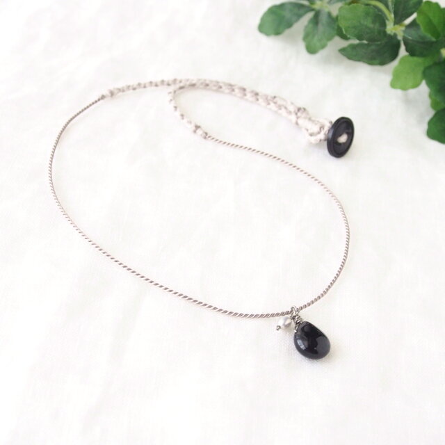 Black Pear Shaped Pendant（モリオン×淡水パール）