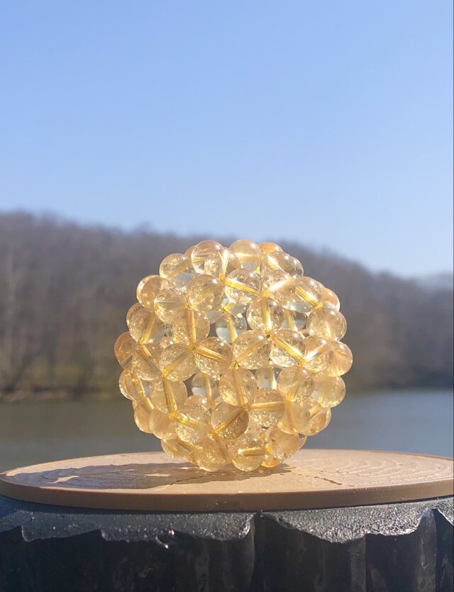 2.神聖幾何学フラーレン ８mm レインボーシトリン(黄水晶)オブジェ