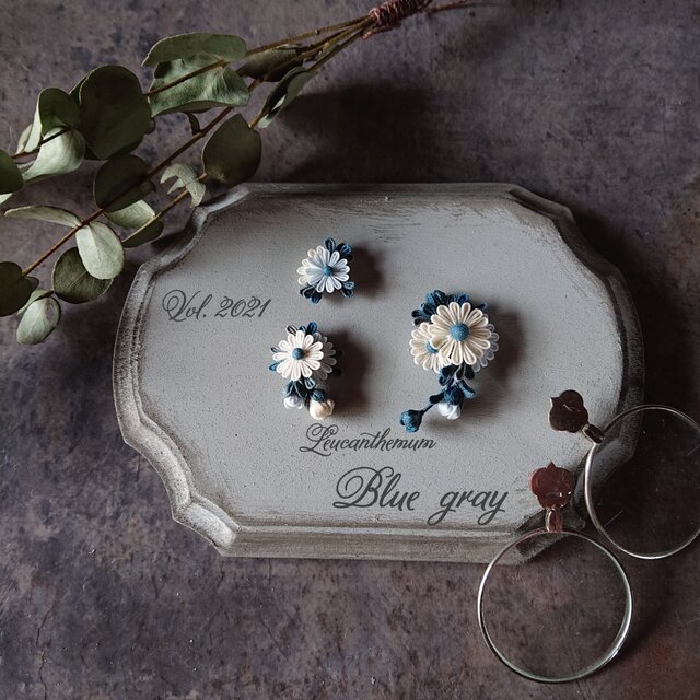 小さなつまみ細工 フランスギク イヤーカフ3点セット blue gray