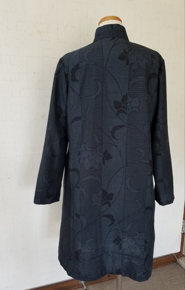 着物リメイク・コートとワンピース 着物リメイク コートワンピ | iichi 日々の暮らしを心地よくする