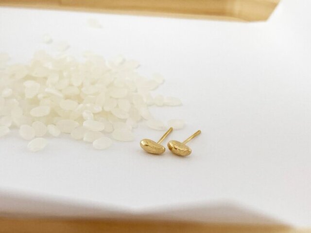 K22（K24純金ポスト）お米のピアス◇K22 Rice Grain Stud（片耳