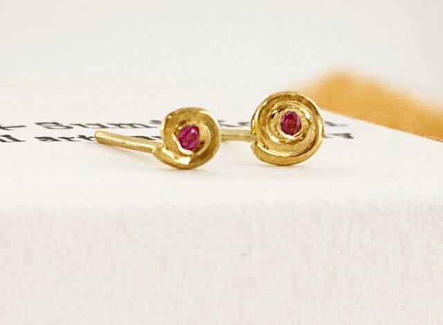 希少デザイン 本物 Pt950/Pt900 サファイア 蟹ピアス 希少デザイン 本物 Pt950/Pt900 サファイア 蟹ピアス