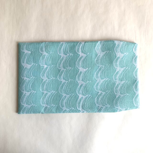 手染ブックカバー(新書用・木綿・水色系)の画像1枚目