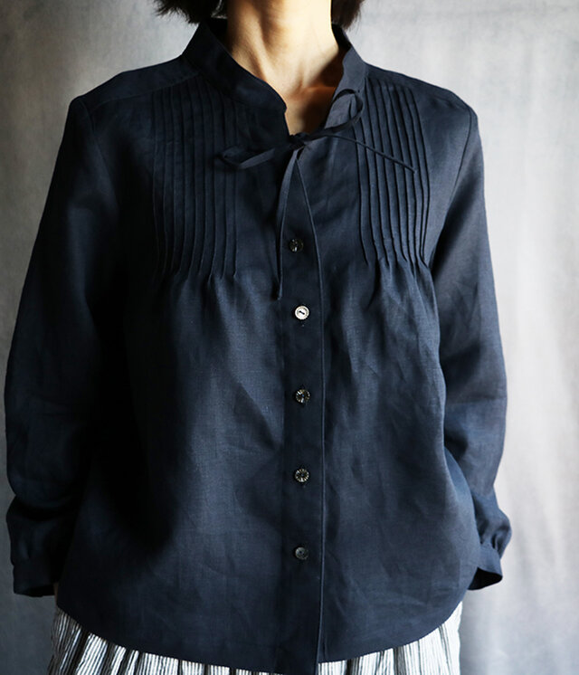 ピンタックリボンブラウス紺 Iichi ハンドメイド クラフト作品 手仕事品の通販 ピンタックリボンブラウス紺 Iichi ハンドメイド クラフト作品 手仕事品の通販