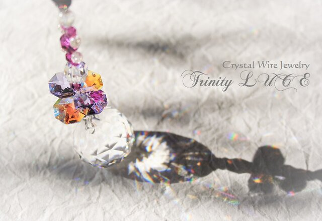 スワロフスキークリスタルと天然石のサンキャッチャー | iichi 日々の