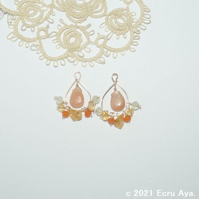 *女子力アップ*ピーチムーンストーンがメインのピアスチャーム