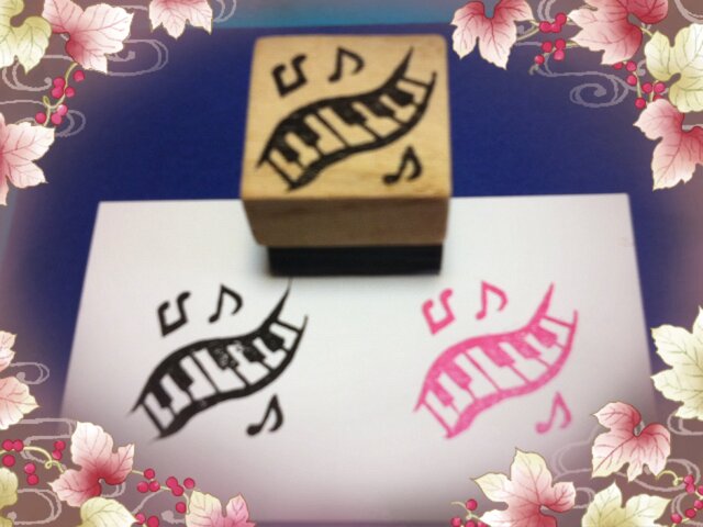 ♬《名入れ》楽器はんこ〓【筆描きの鍵盤】3cm四方 | iichi 日々の