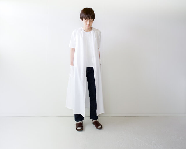 air tumbler cotton/tuck gather onepiece/whiteの画像1枚目